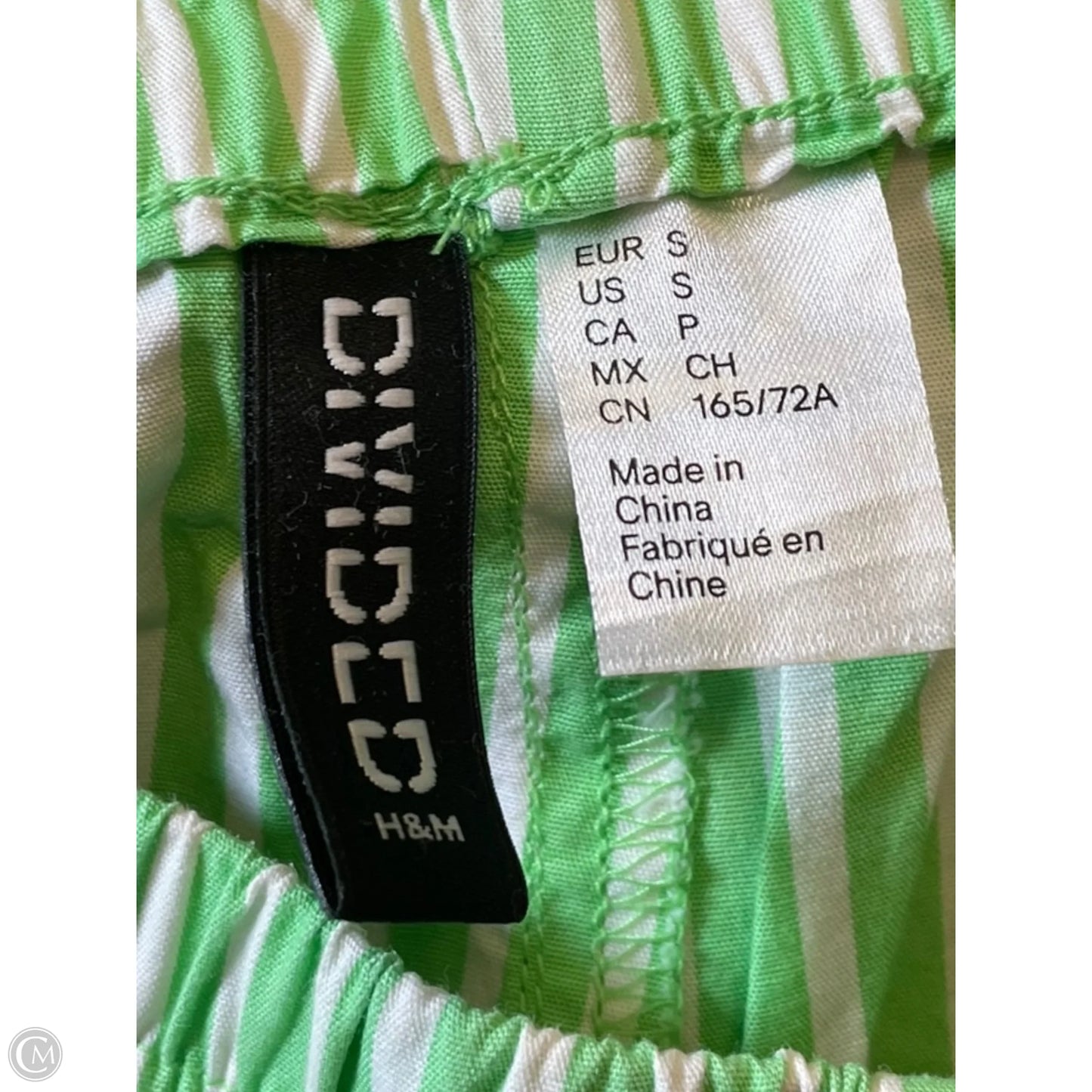 Shorts Set By Divided In Striped Pattern, Size: S