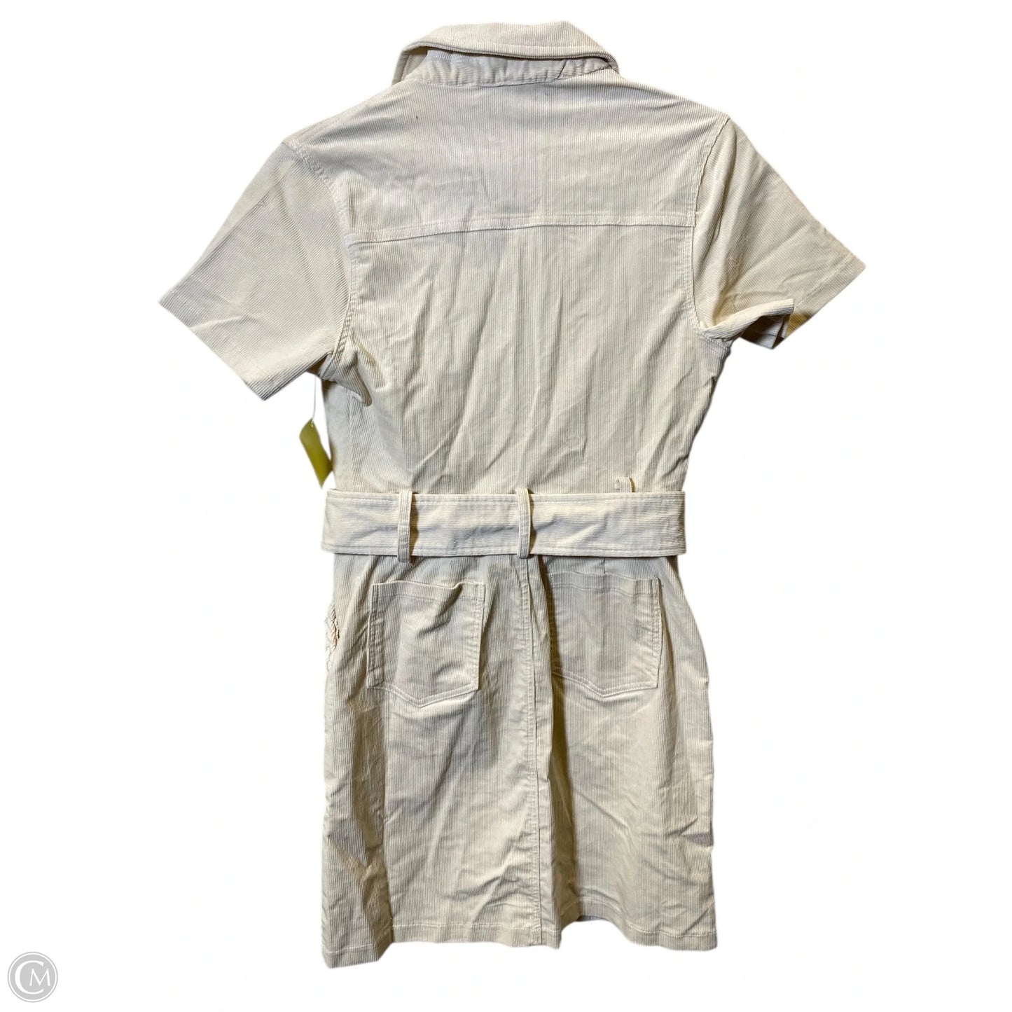 Dress Casual Short By Clothes Mentor In Cream, Size: S