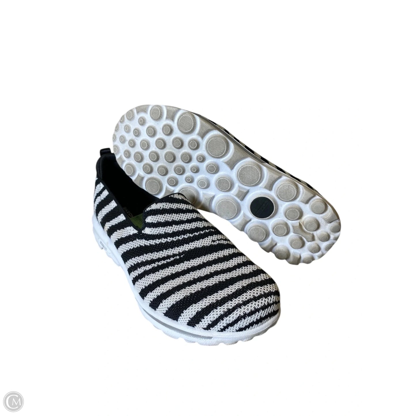 Shoes Flats By Skechers In Black & White, Size: 9
