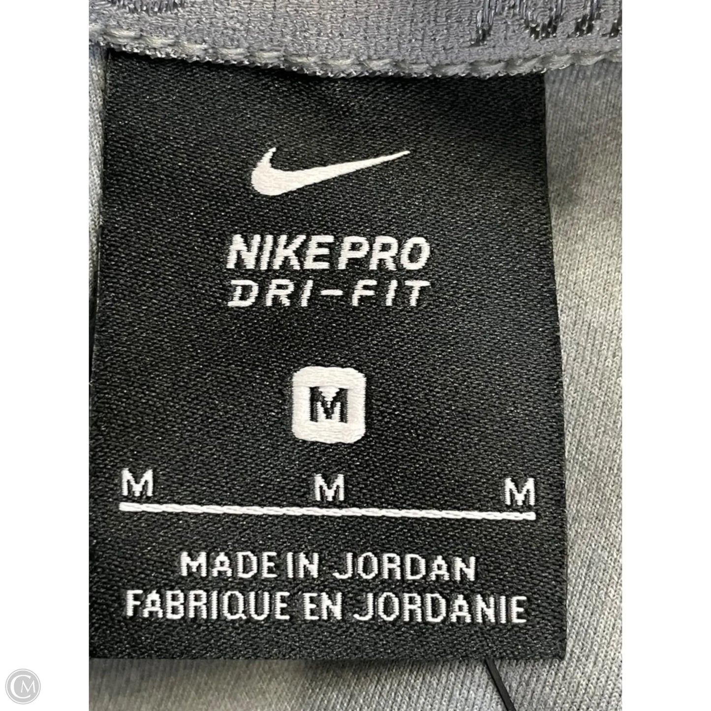 Athletic Top Long Sleeve Collar By Nike In Grey, Size: M