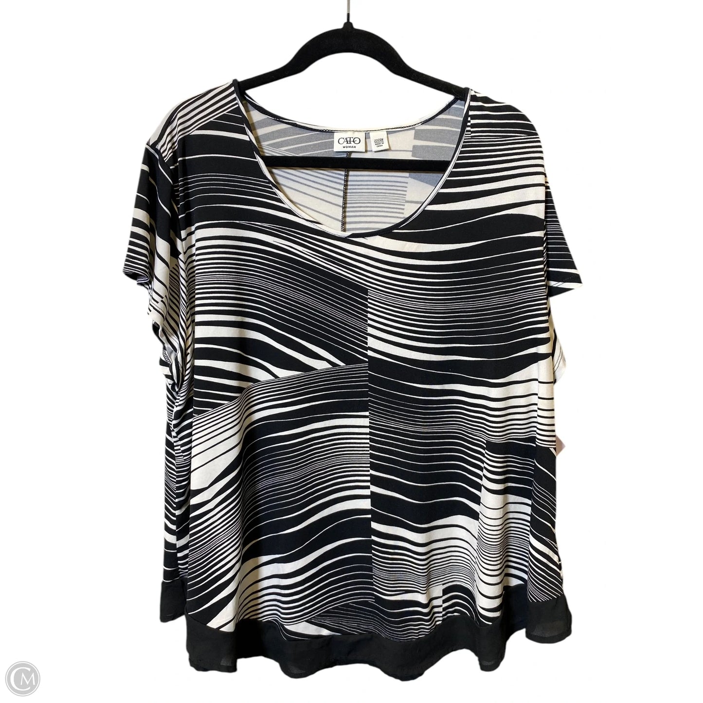 Top Short Sleeve By Cato In Black & Cream, Size: 2x