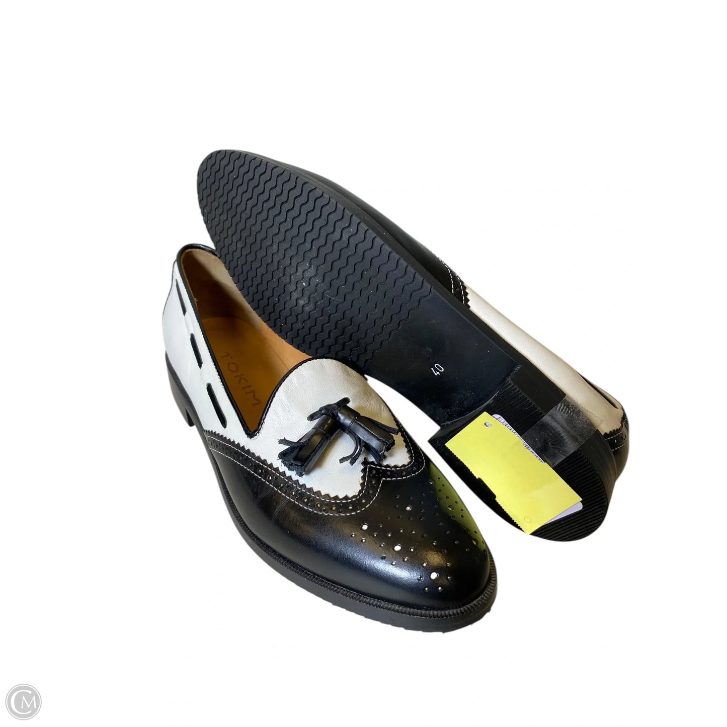Shoes Flats By Clothes Mentor In Black & White, Size: 9.5