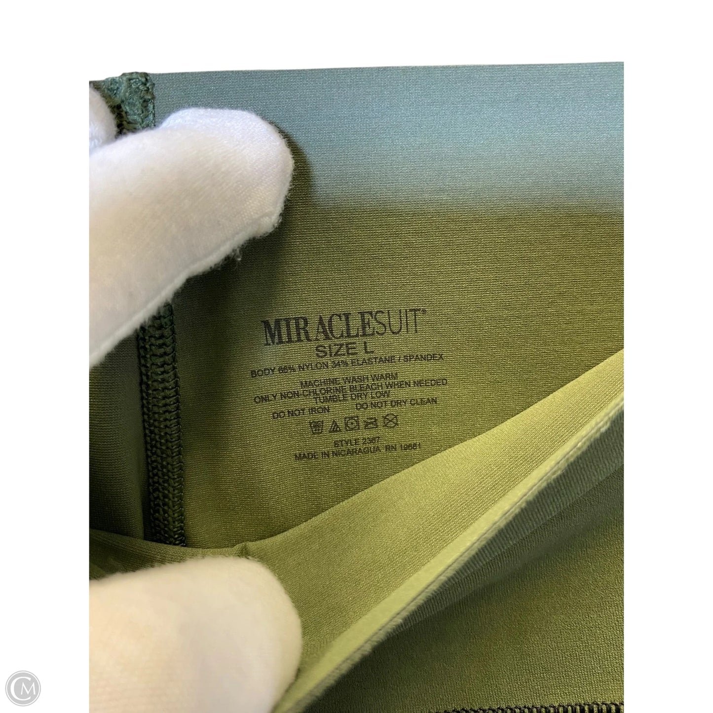 Athletic Leggings By Miraclesuit In Green, Size: L