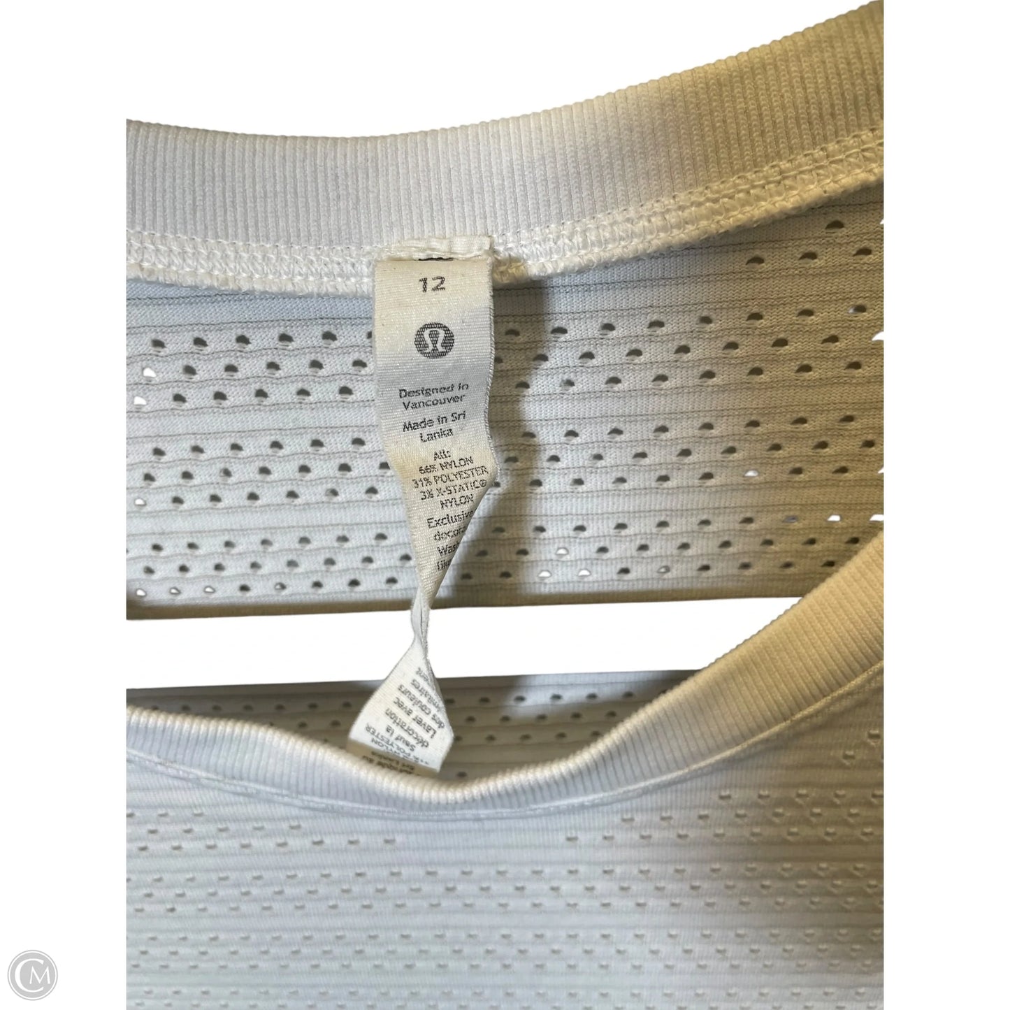 Athletic Top Long Sleeve Collar By Lululemon In White, Size: 12