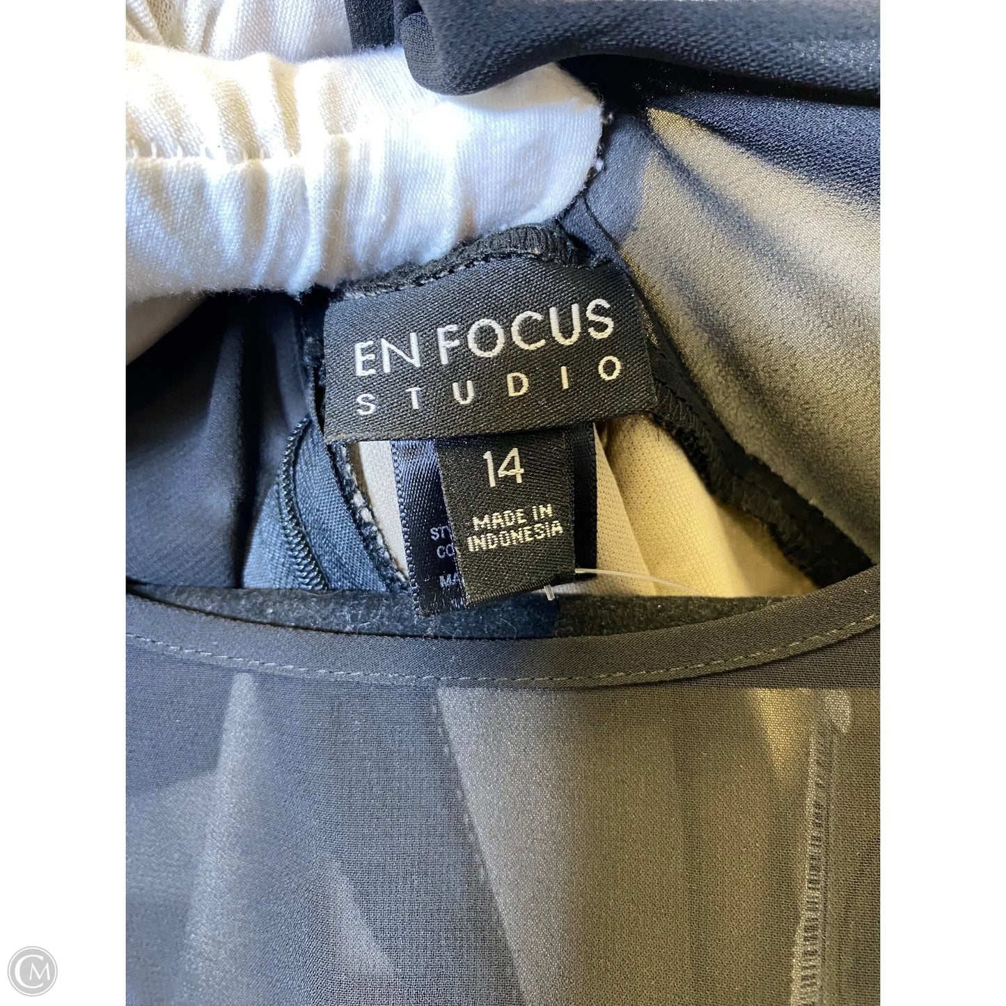 Dress Casual Short By Enfocus In Black & Gold, Size: 14