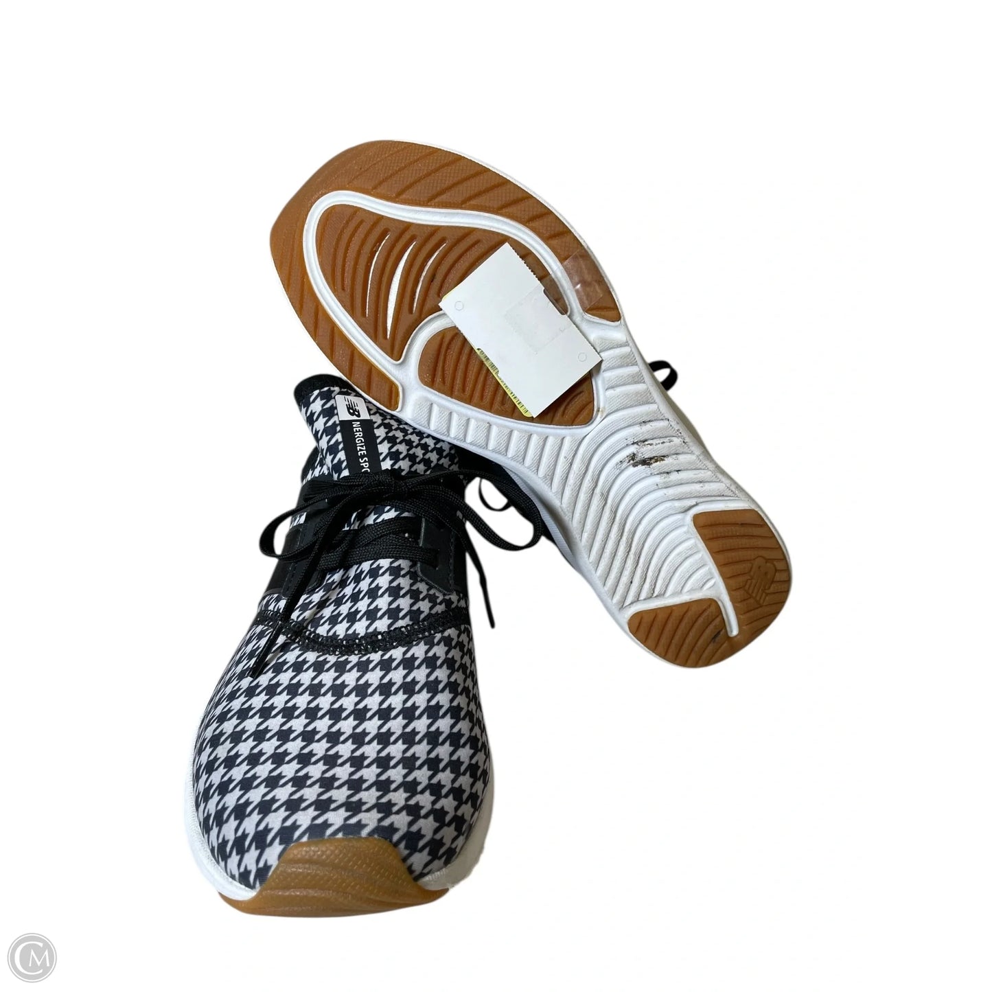 Shoes Athletic By New Balance In Black & White, Size: 10