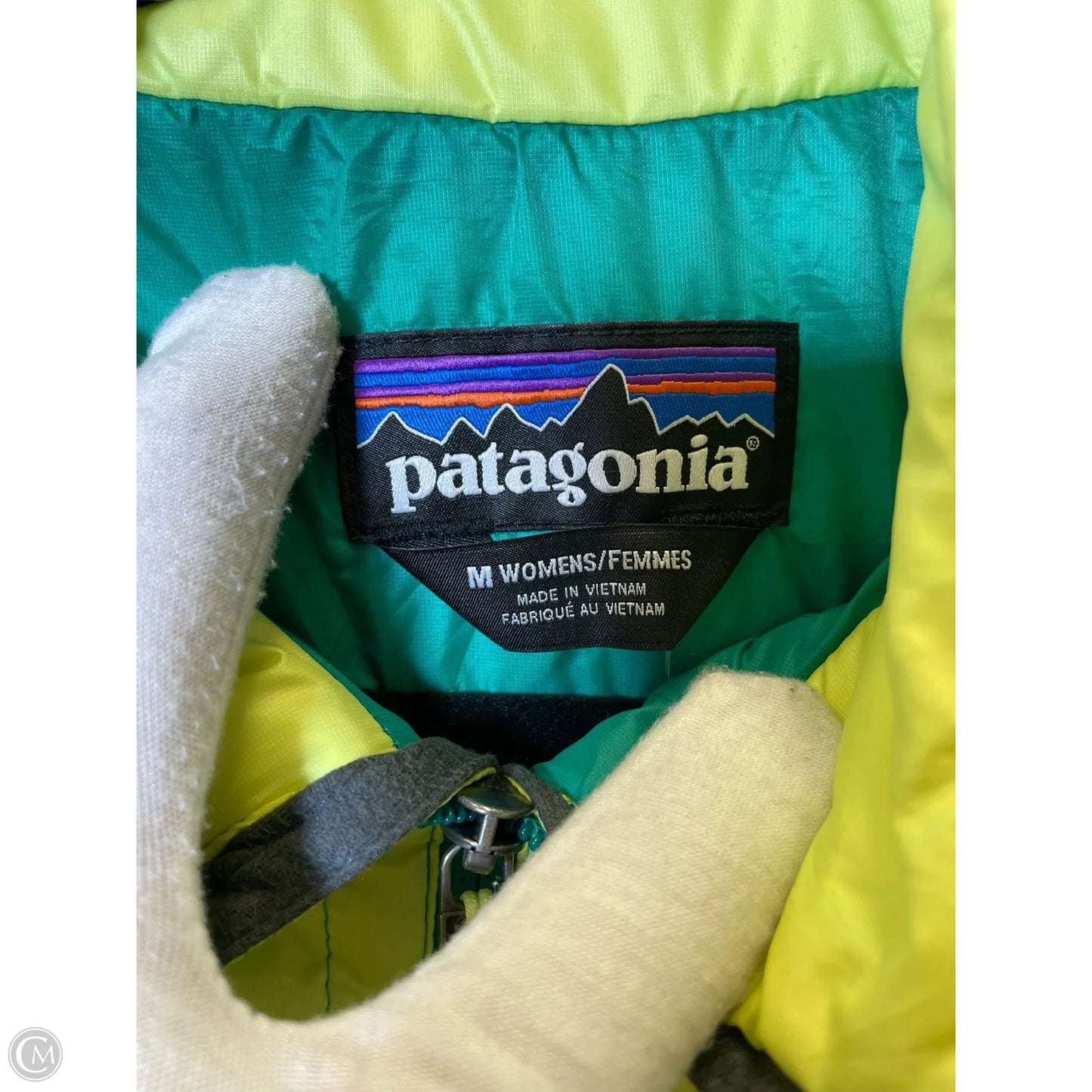 Jacket Puffer & Quilted By Patagonia In Green, Size: M