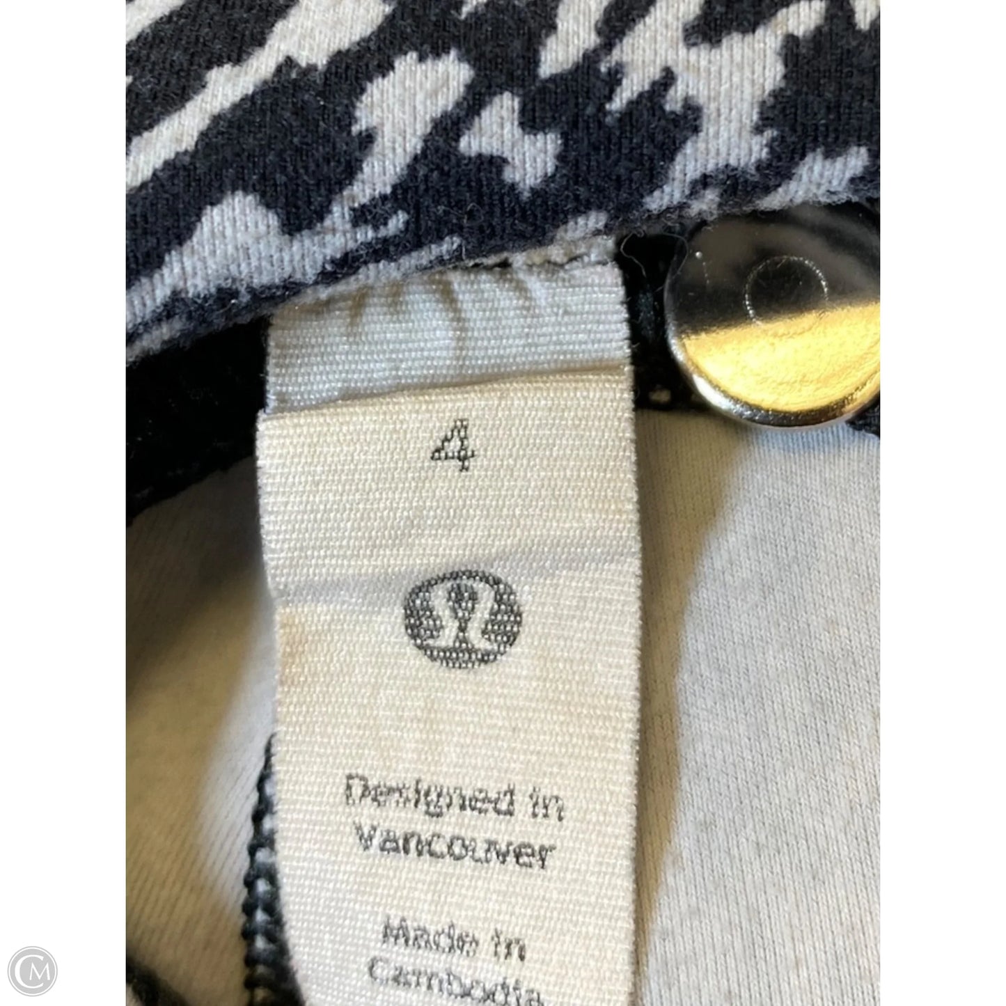 Athletic Leggings By Lululemon In Black & White, Size: 4