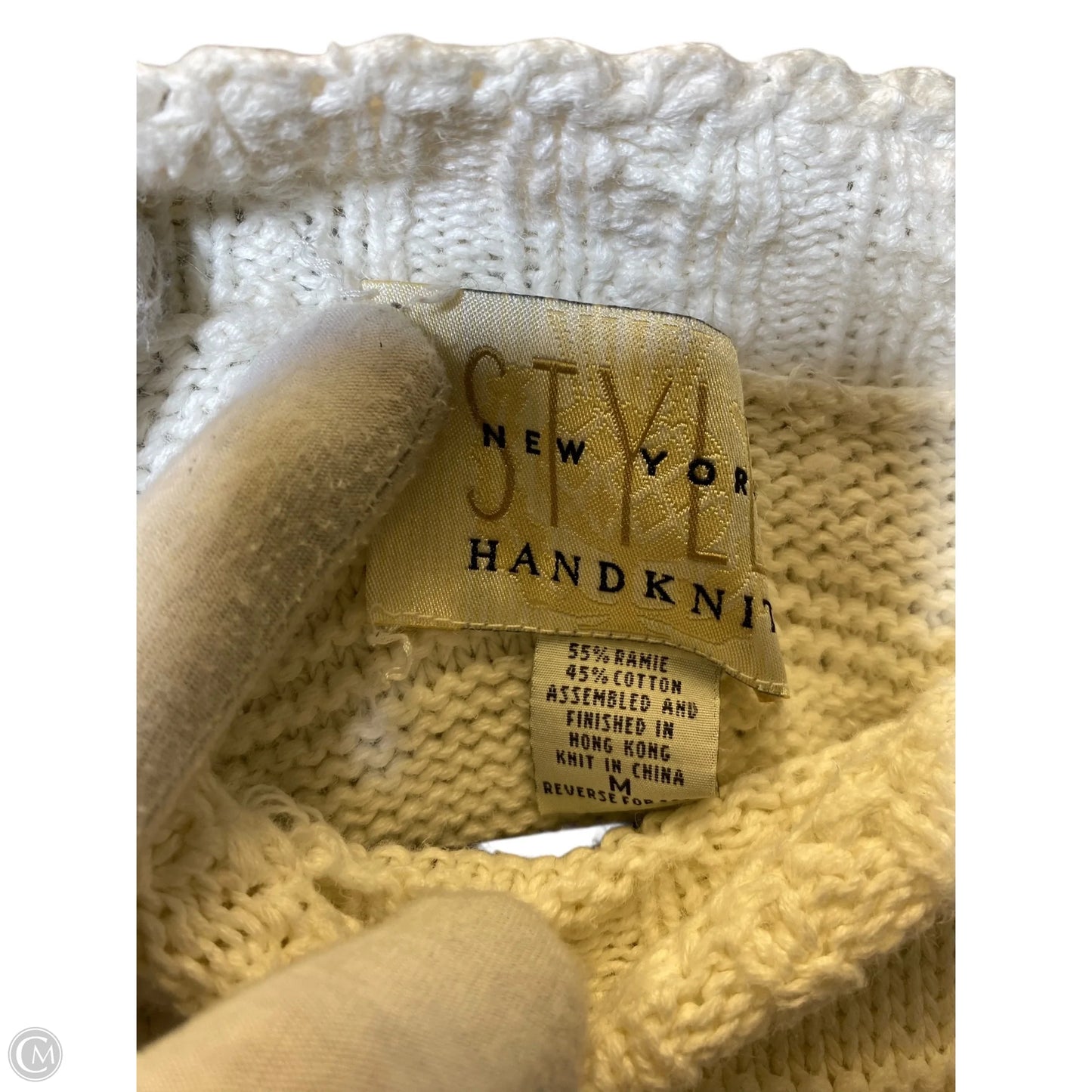 Sweater By Clothes Mentor In Cream, Size: M