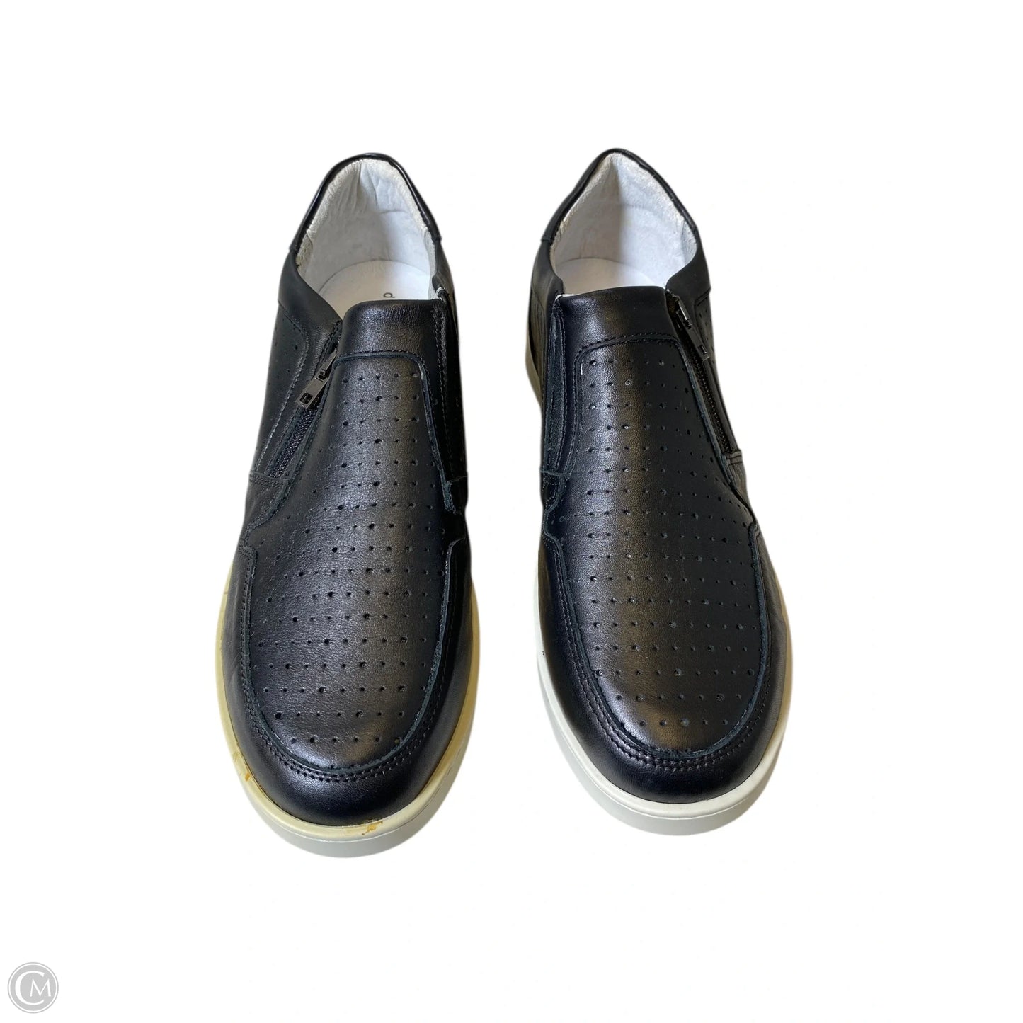 Shoes Sneakers By Clothes Mentor In Black, Size: 10