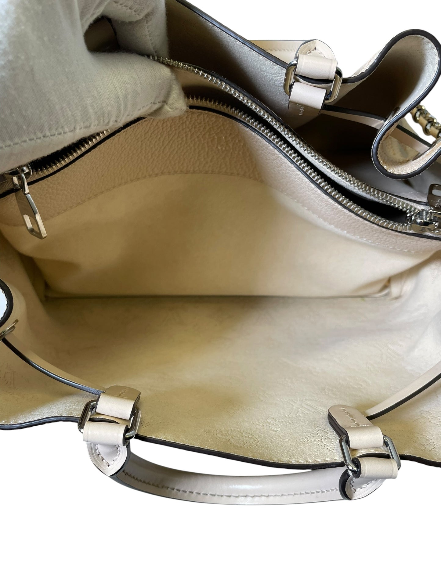 Handbag Luxury Designer By Louis Vuitton, Size: Medium