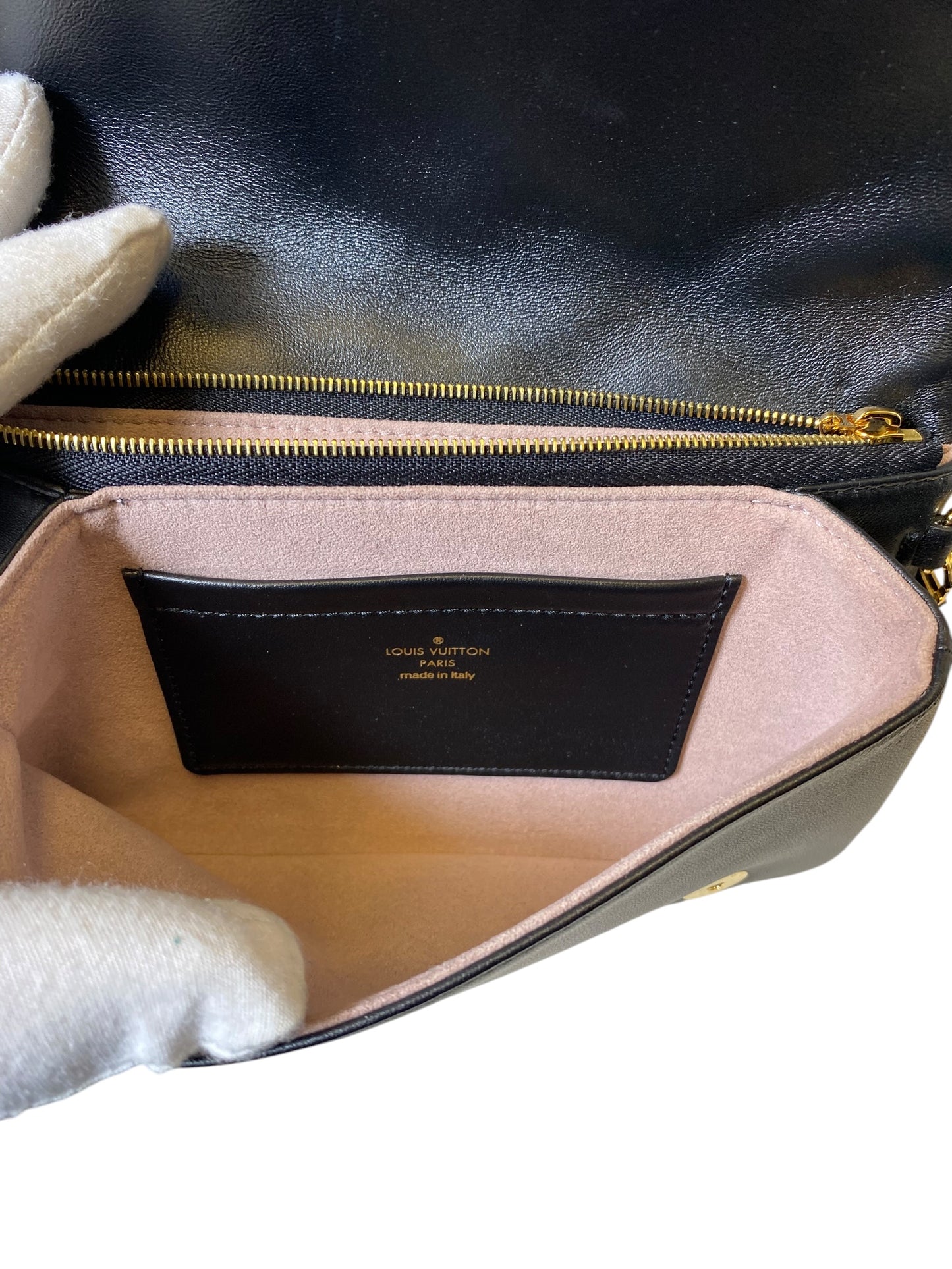 Crossbody Luxury Designer By Louis Vuitton, Size: Small