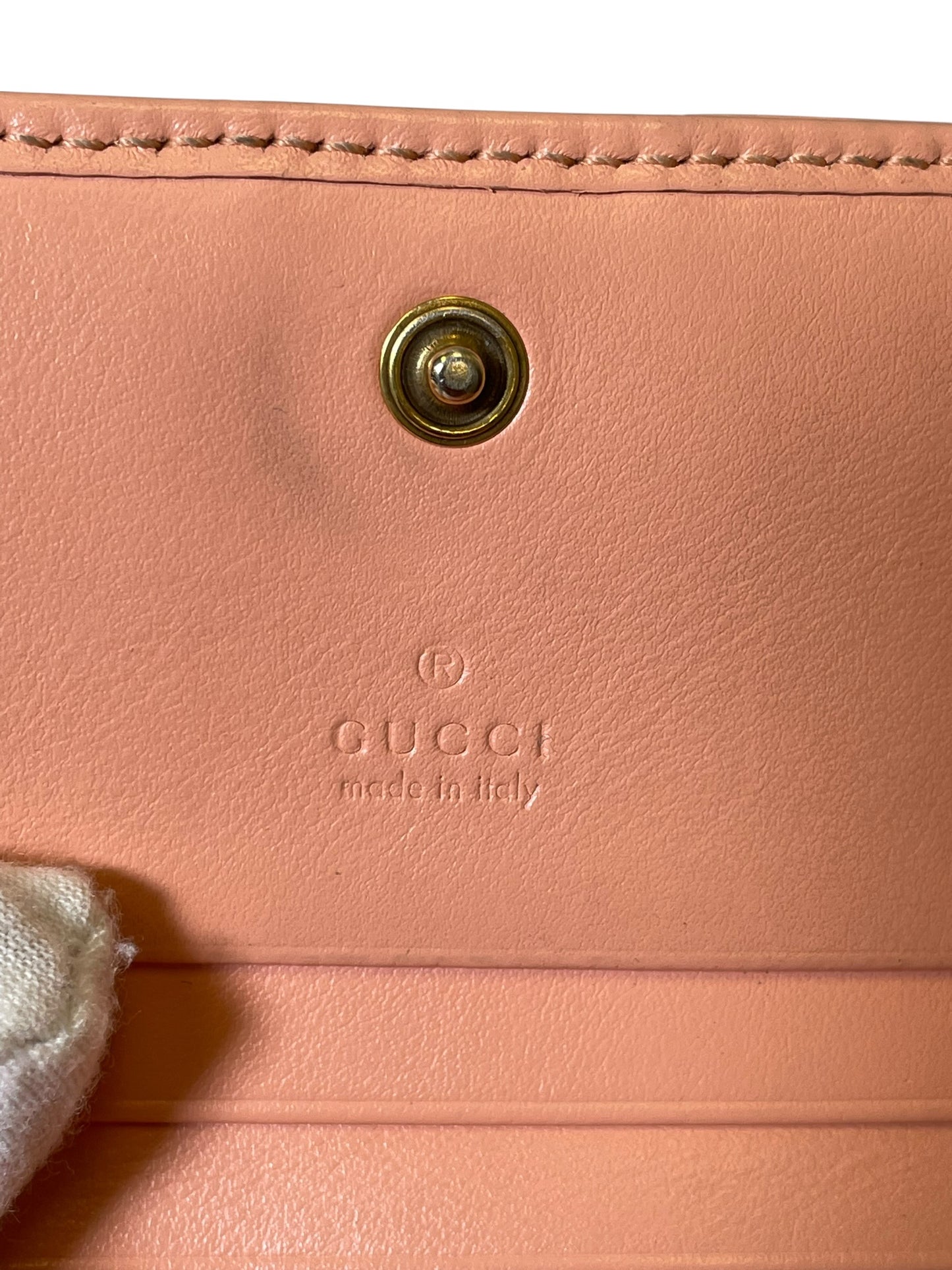 Wallet Luxury Designer By Gucci, Size: Medium