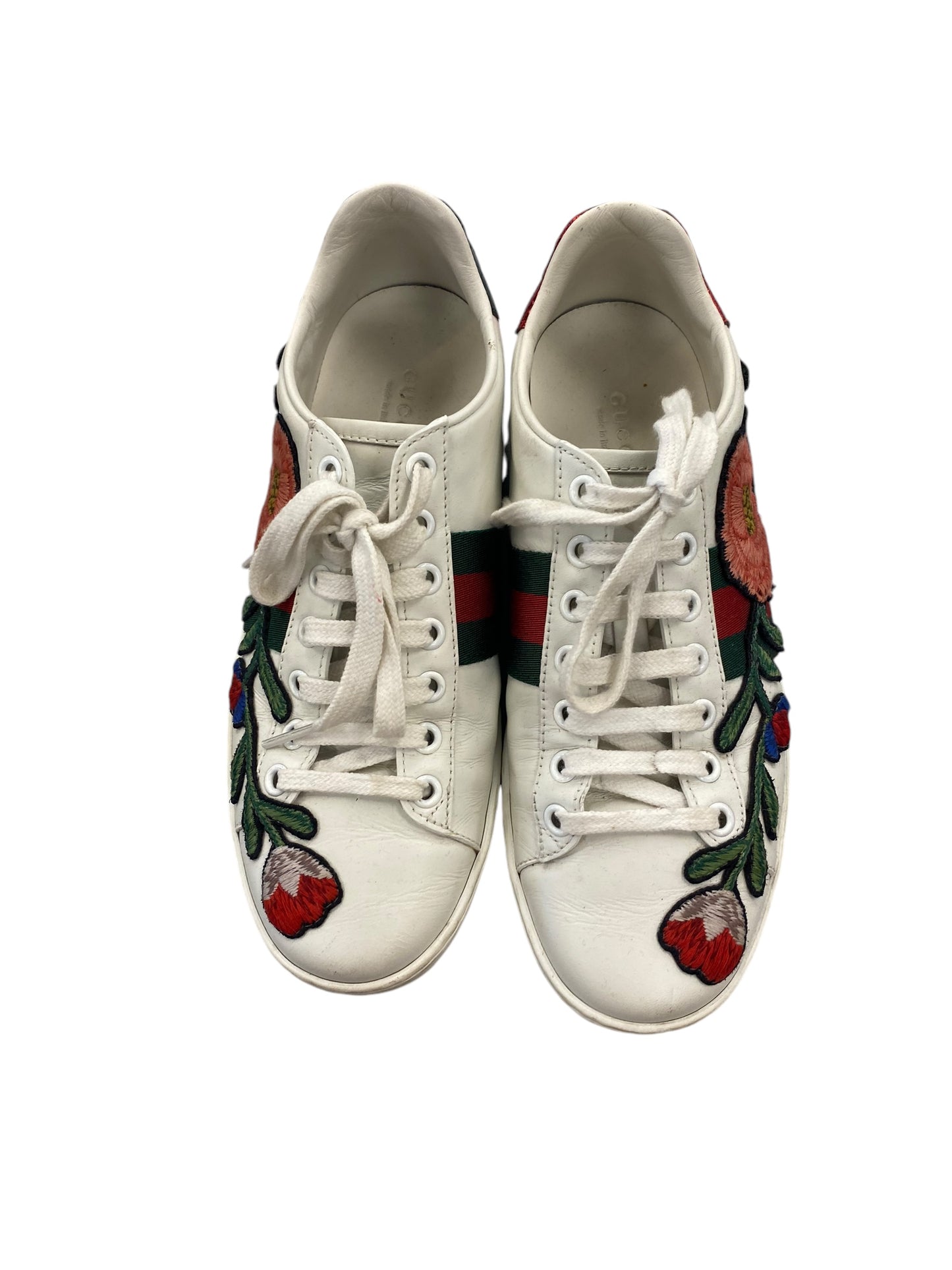 Shoes Luxury Designer By Gucci In White, Size: 5.5