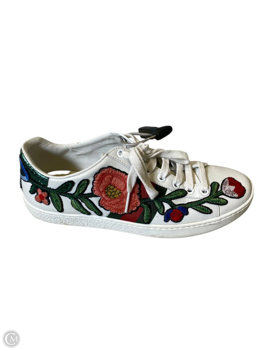 Shoes Luxury Designer By Gucci In White, Size: 35.5