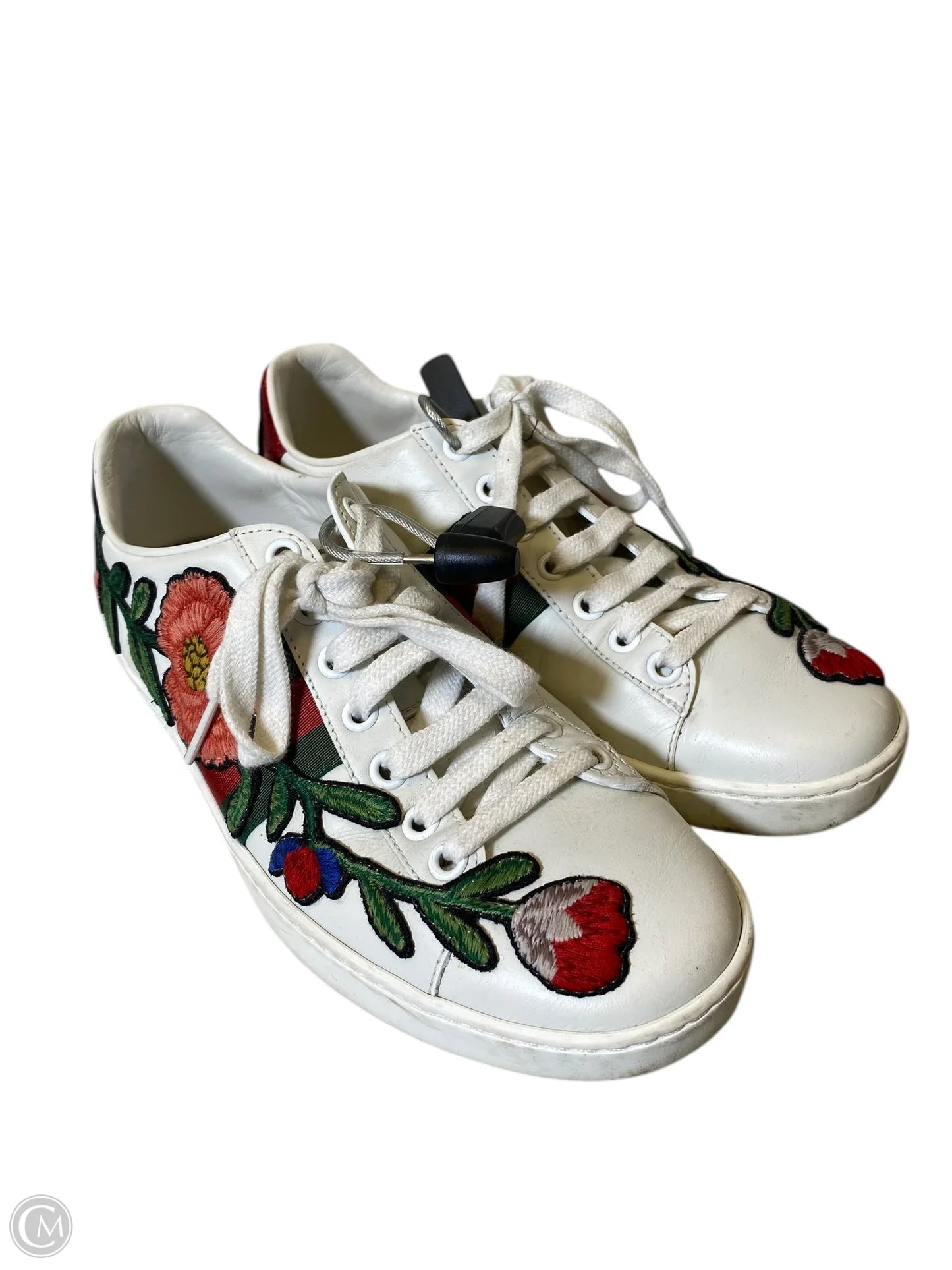 Shoes Luxury Designer By Gucci In White, Size: 35.5