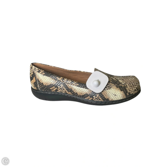 Shoes Flats By Clarks In Snakeskin Print, Size: 8W