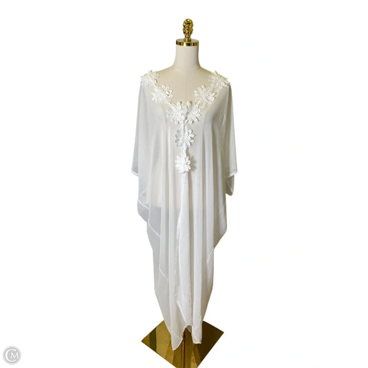 Swimwear Cover-up By Clothes Mentor In White, Size: Osfm