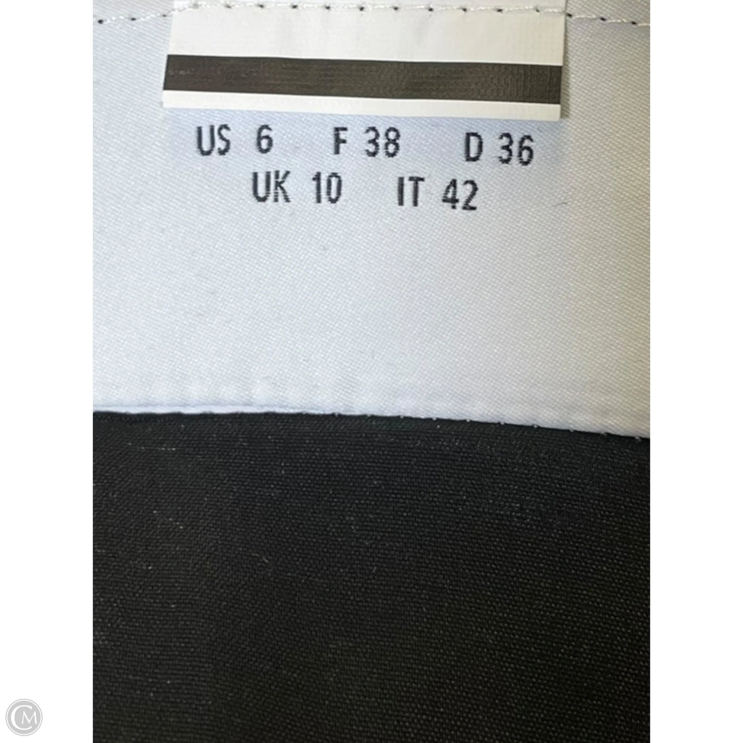 Dress Casual Short By Akris In Black, Size: 6