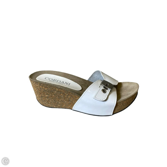 Sandals Heels Wedge By Clothes Mentor In White, Size: 5.5