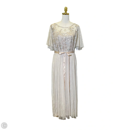 Dress Party Long By Clothes Mentor In Cream, Size: 2x