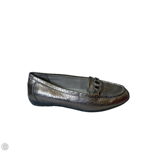 Shoes Flats By Easy Spirit In Silver, Size: 7W