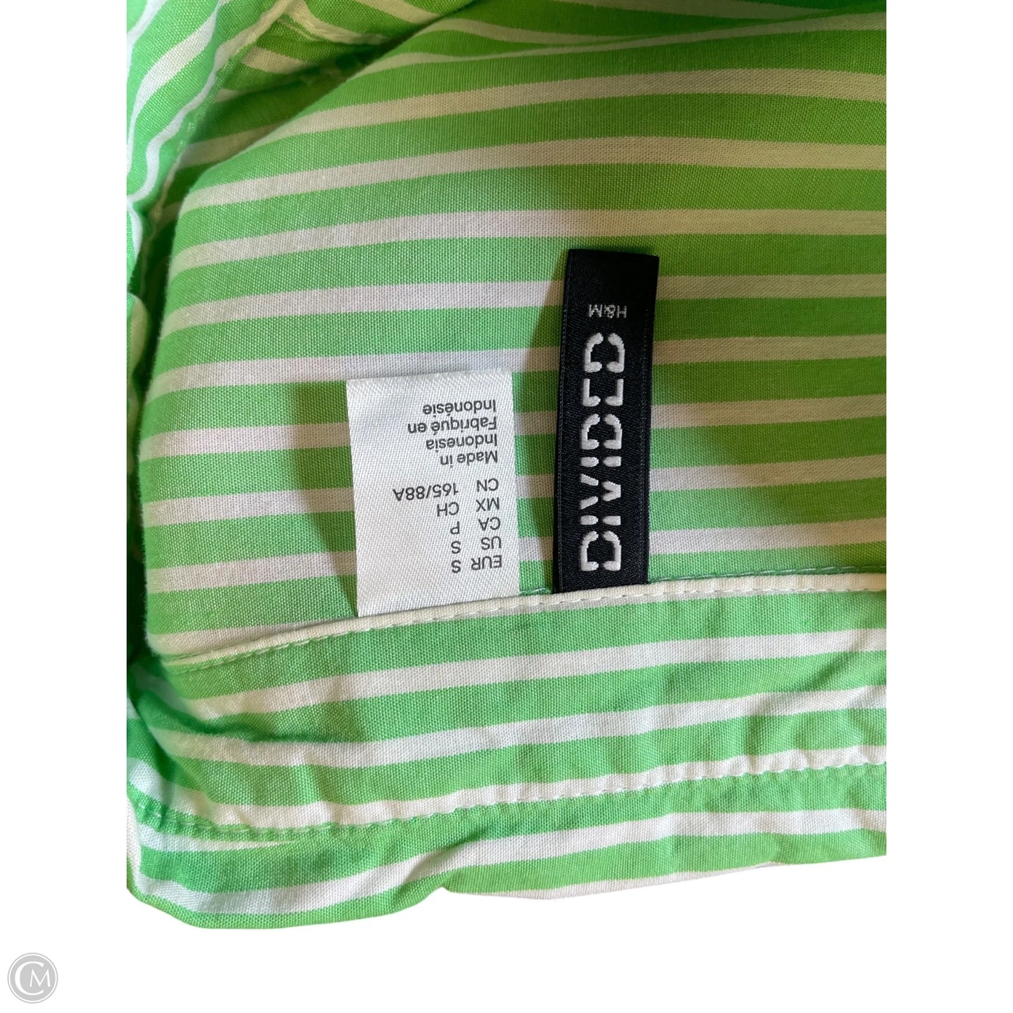 Shorts Set By Divided In Striped Pattern, Size: S