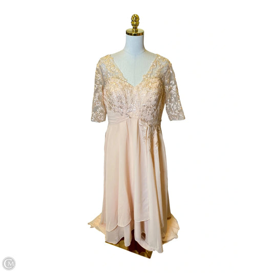 Dress Party Long By Clothes Mentor In Peach, Size: 16