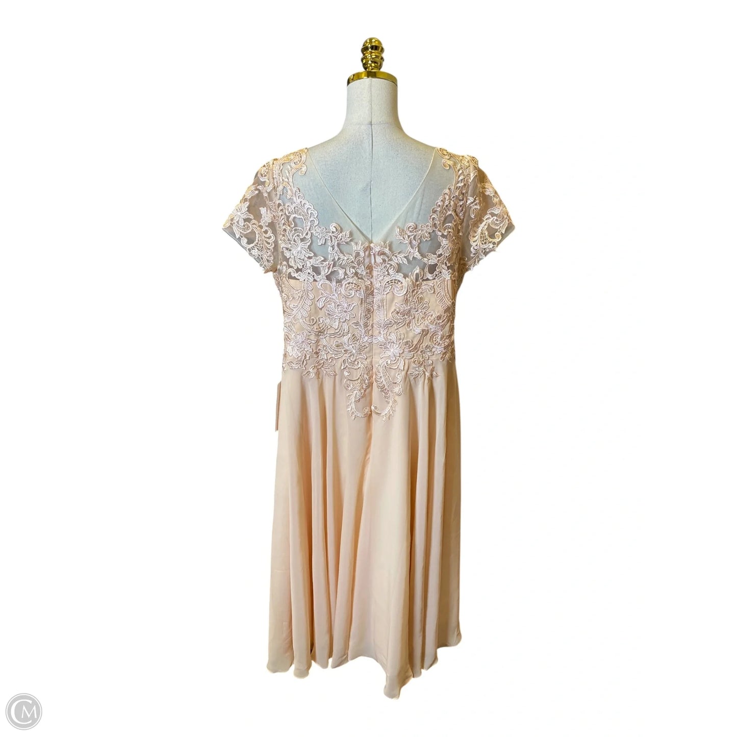 Dress Party Midi By Clothes Mentor In Peach, Size: 18