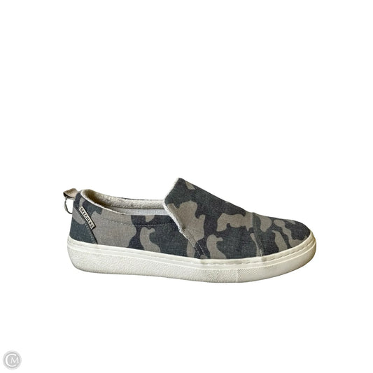 Shoes Flats By Skechers In Camouflage Print, Size: 10