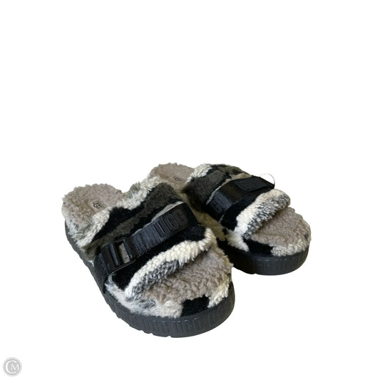 Sandals Designer By Ugg In Multi-colored, Size: 10