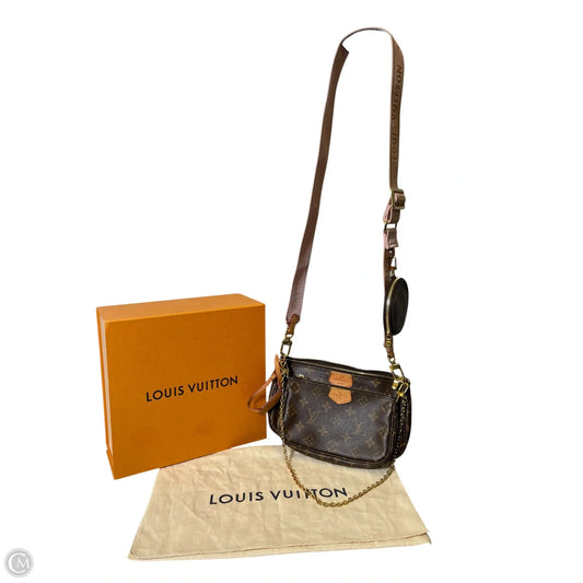 Crossbody Luxury Designer By Louis Vuitton, Size: Medium