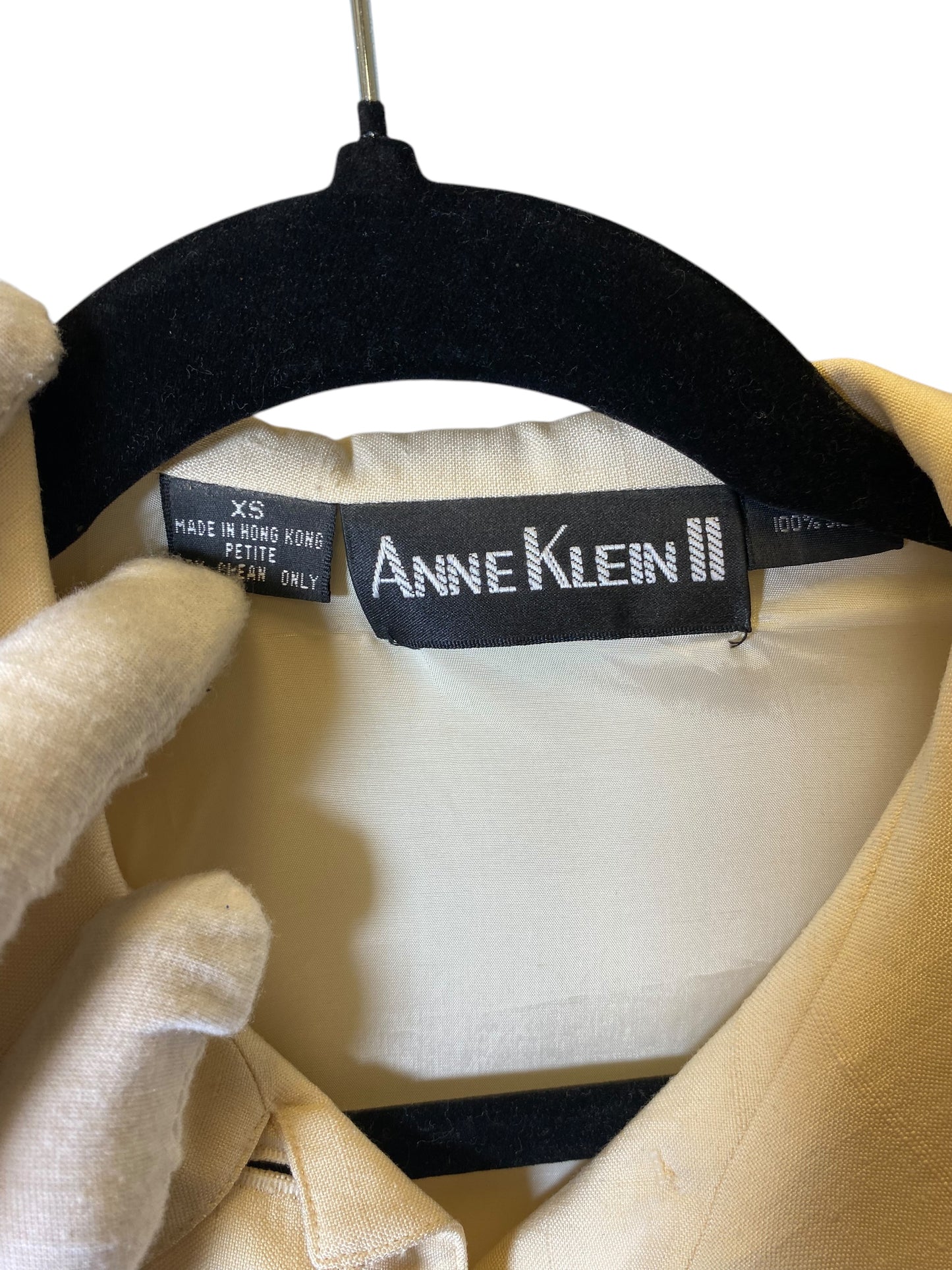 Top Long Sleeve By Anne Klein In Cream, Size: Xs