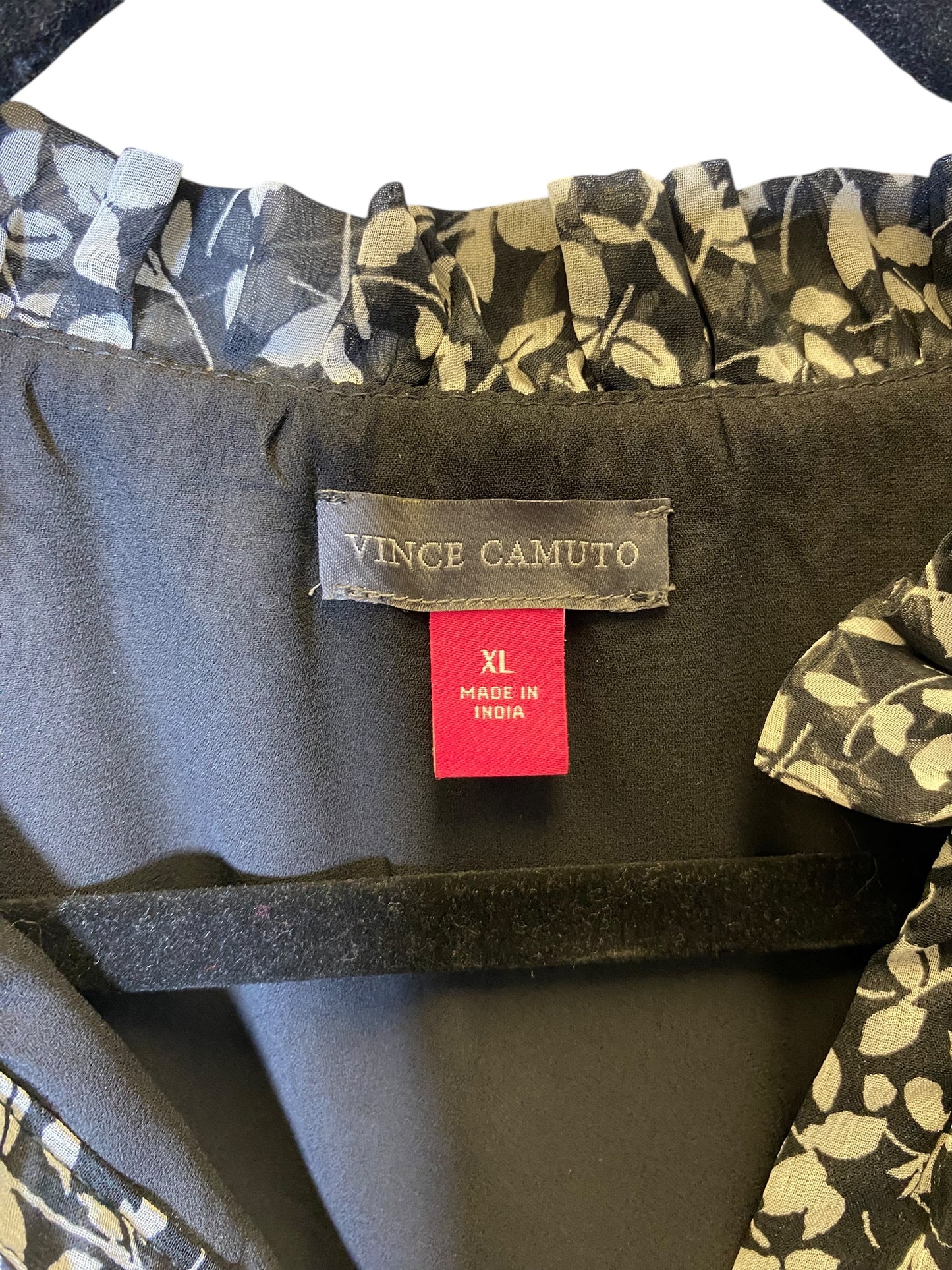 Top Long Sleeve By Vince Camuto In Floral Print, Size: Xl