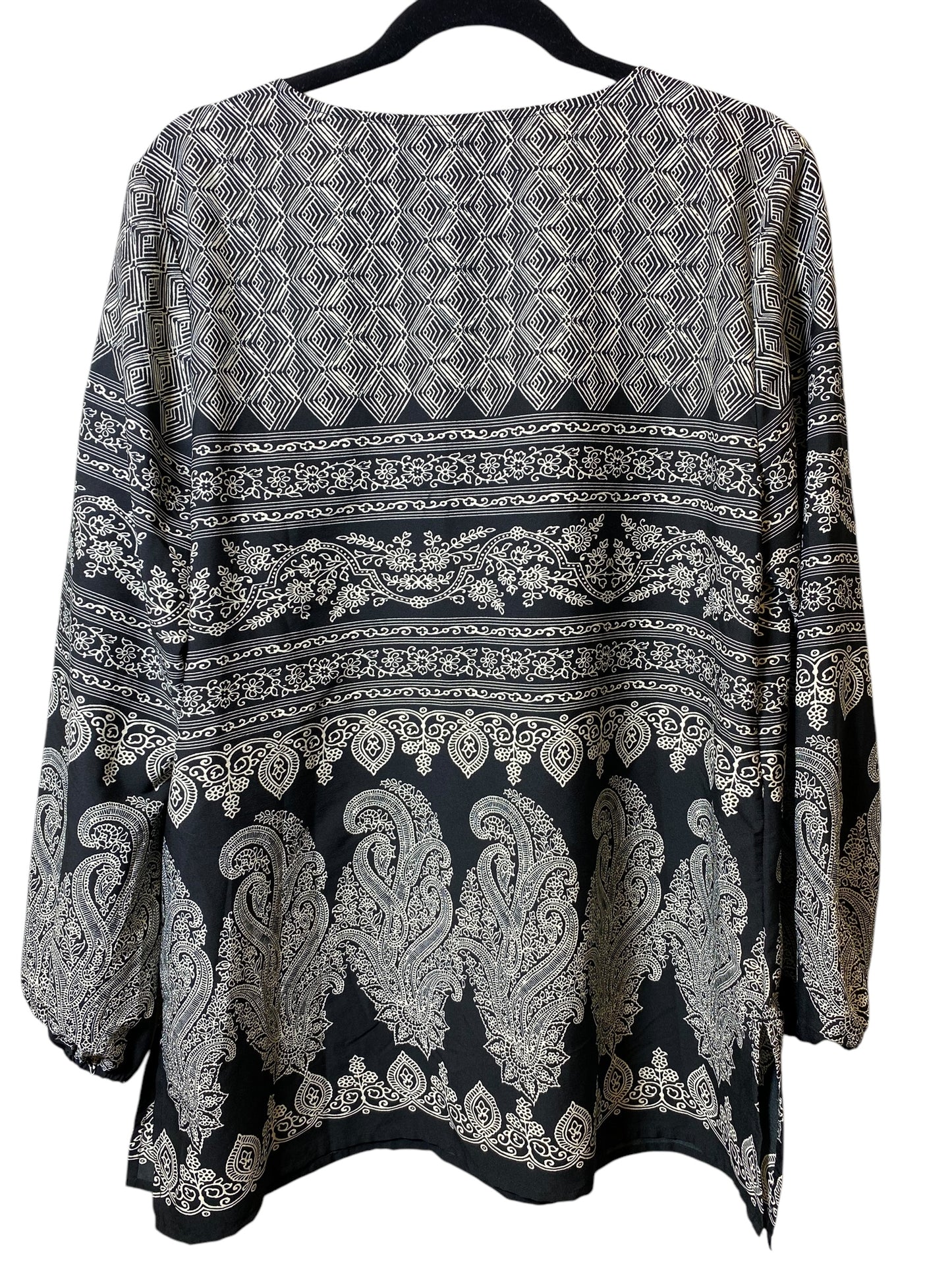 Top Long Sleeve By Chicos In Black & White, Size: L