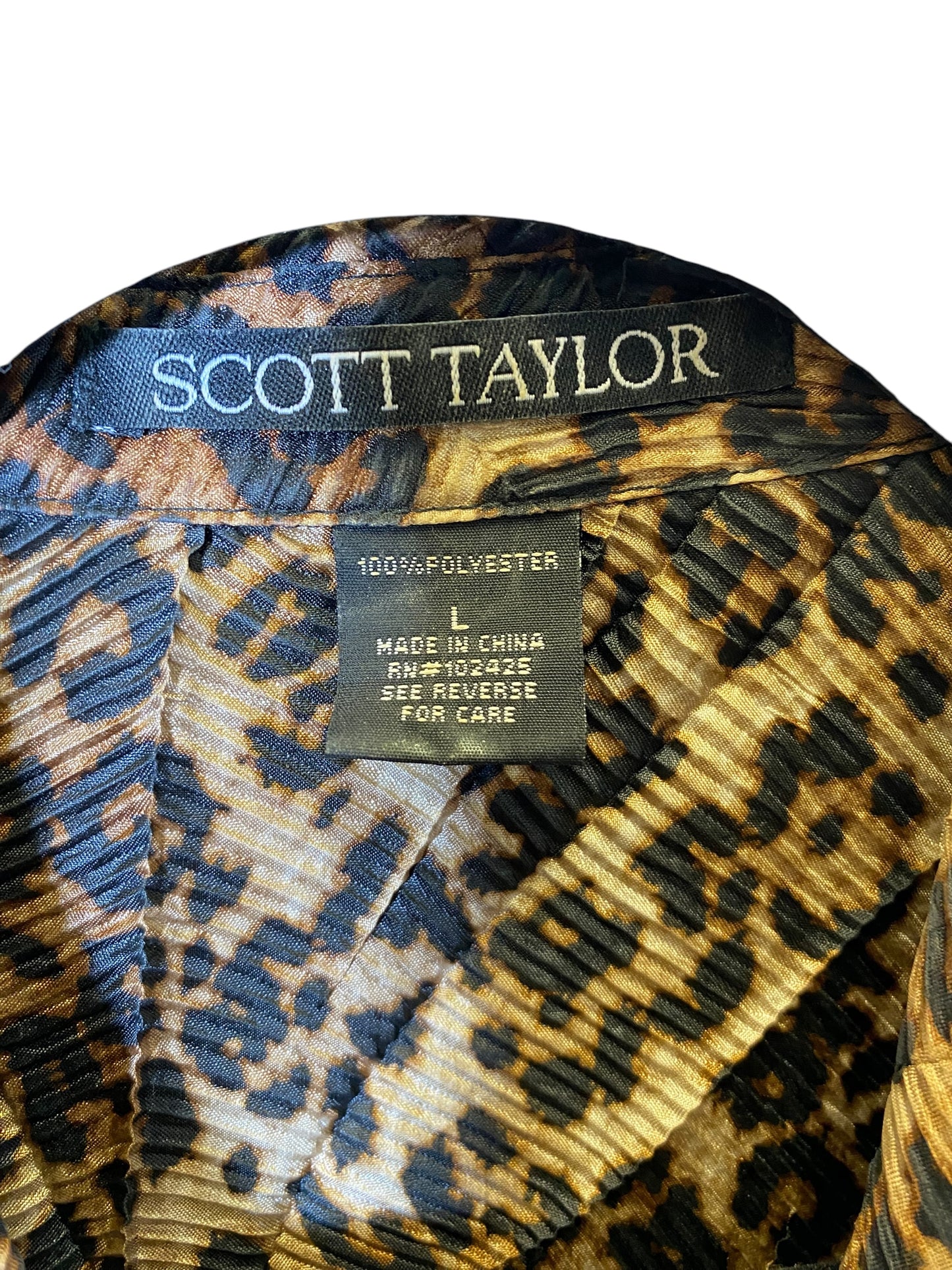 Top 3/4 Sleeve By Scott Taylor In Animal Print, Size: L