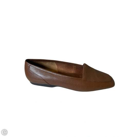 Shoes Flats By Capezio In Brown, Size: 7
