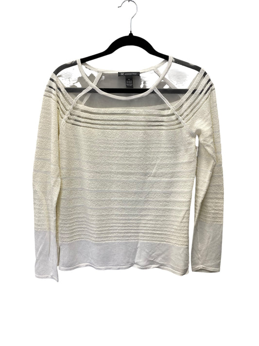 Top Long Sleeve By International Concepts In Cream, Size: M