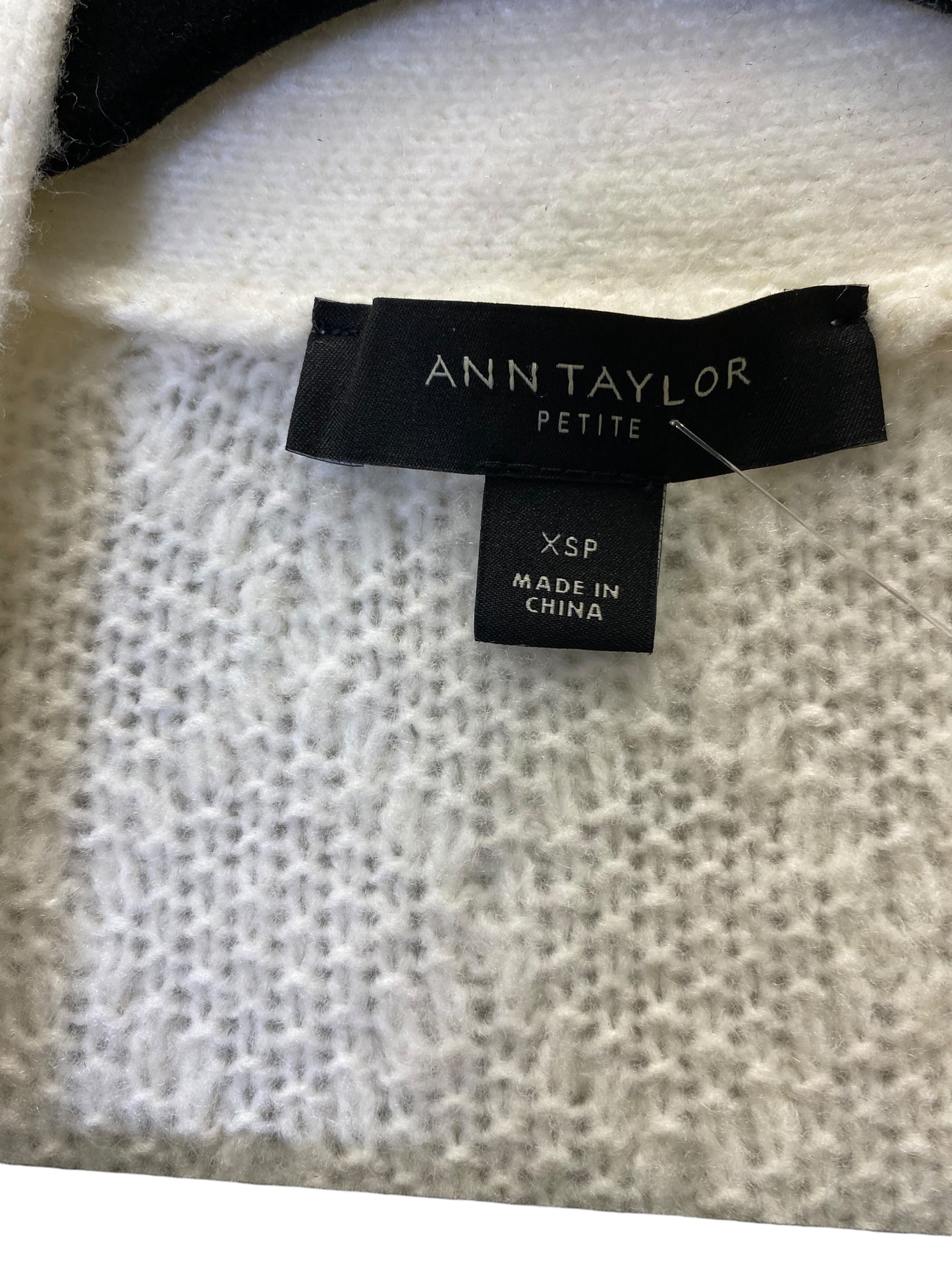 Sweater By Ann Taylor In Cream, Size: Xsp