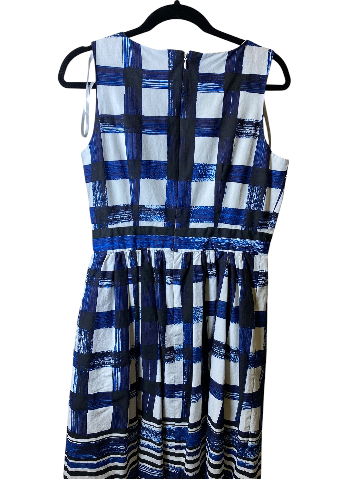 Dress Casual Short By Eliza J In Striped Pattern, Size: M