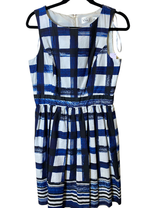 Dress Casual Short By Eliza J In Striped Pattern, Size: M