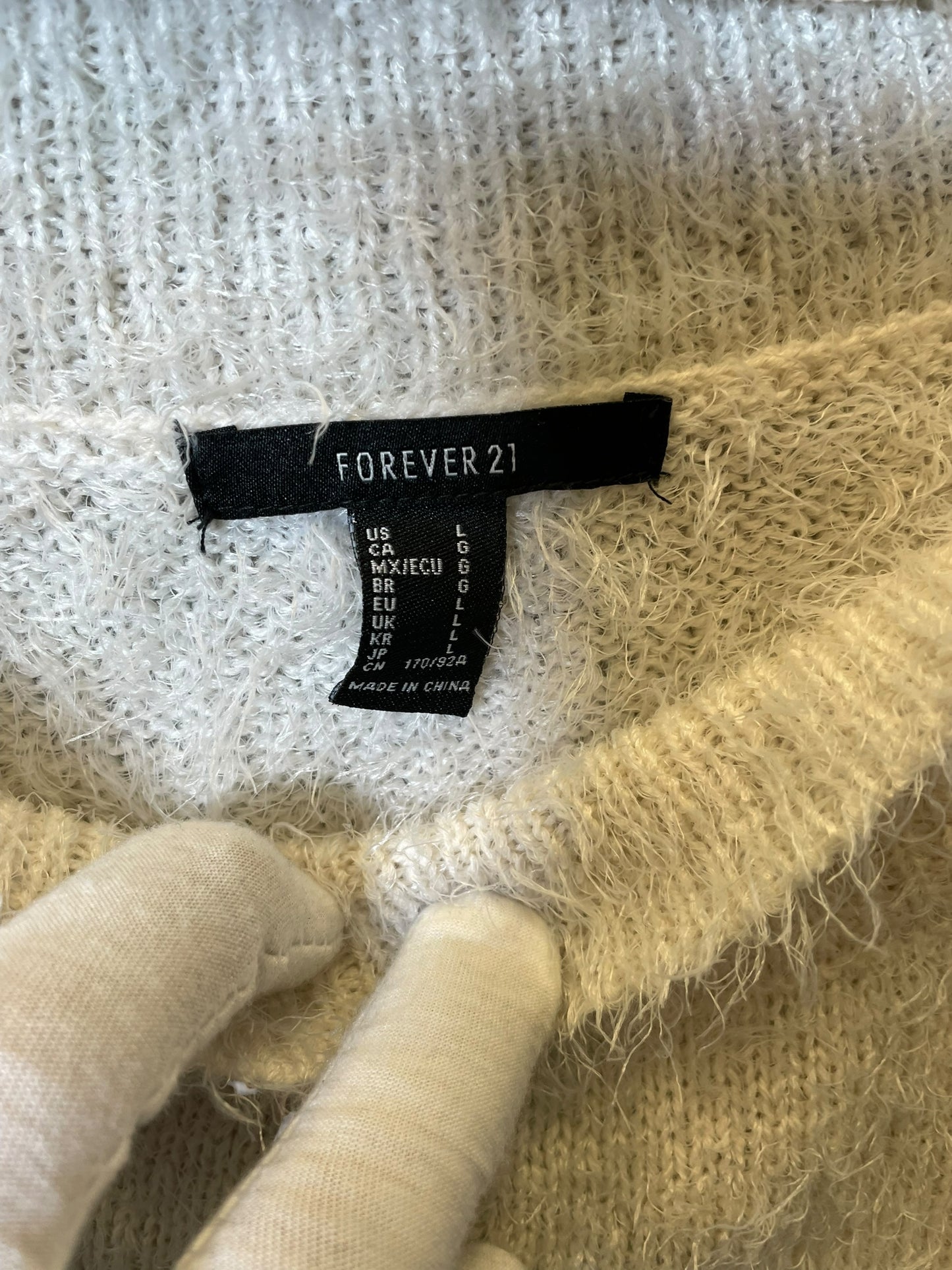 Sweater By Forever 21 In White, Size: L