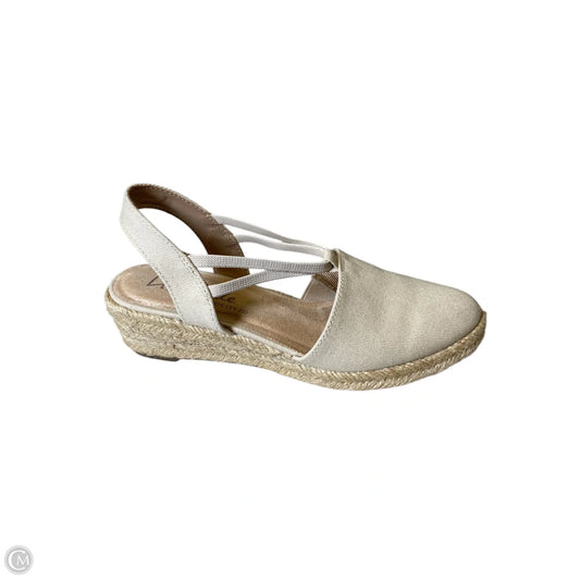 Shoes Flats By Life Stride In Cream, Size: 7.5