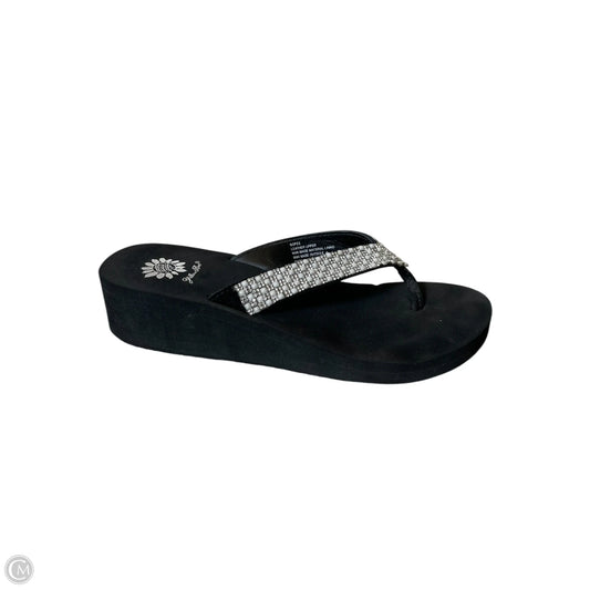 Sandals Flip Flops By Yellow Box In Black & White, Size: 9