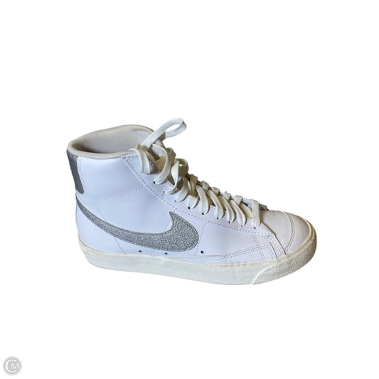 Shoes Athletic By Nike In White, Size: 8