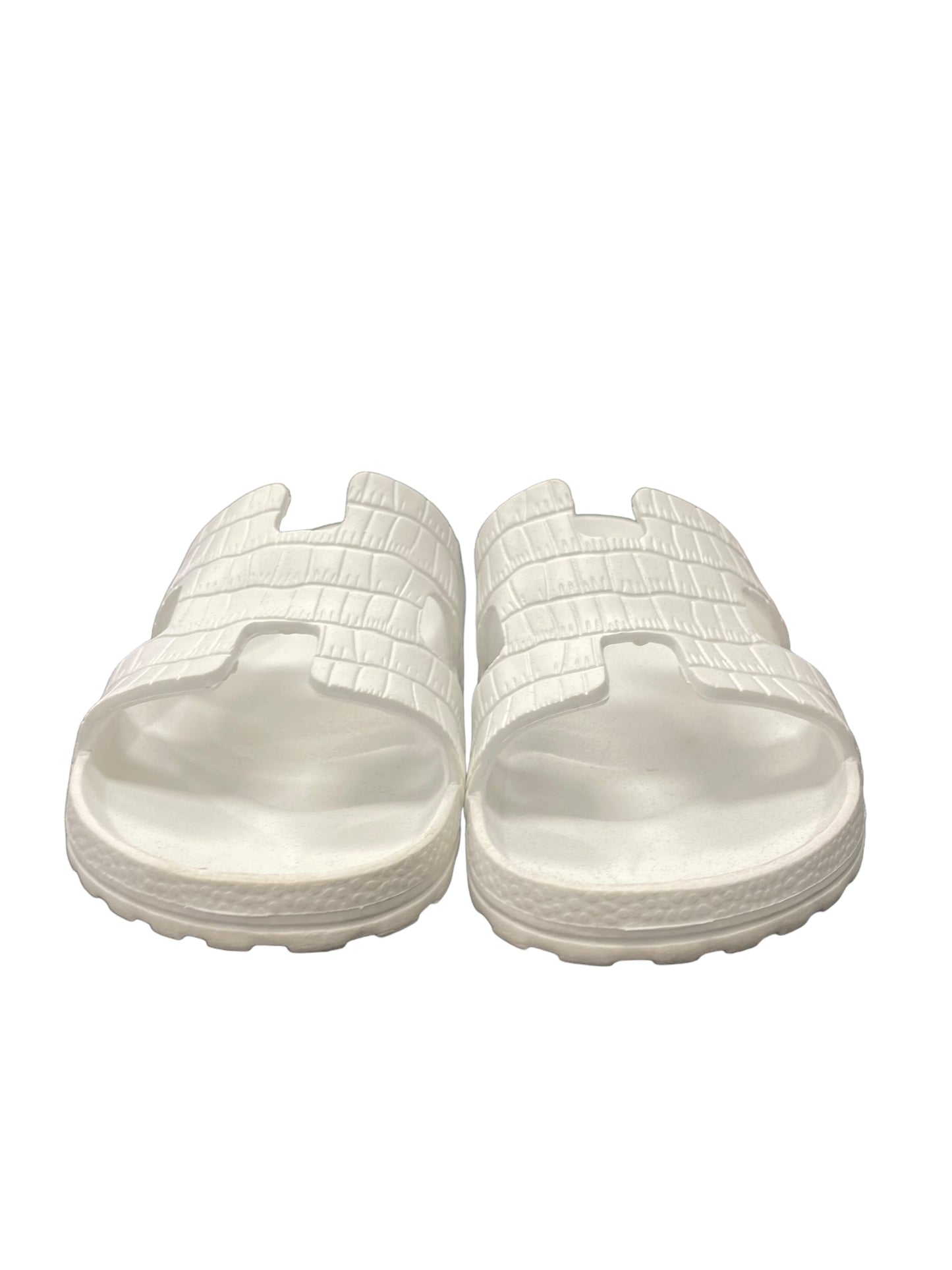 White Slippers Cmc, Size 11