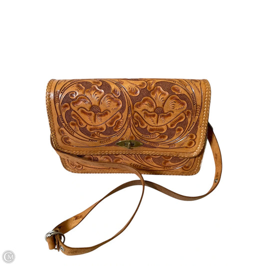 Crossbody By Cmc, Size: Medium