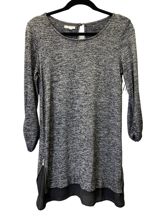 Grey Top 3/4 Sleeve Maurices, Size S