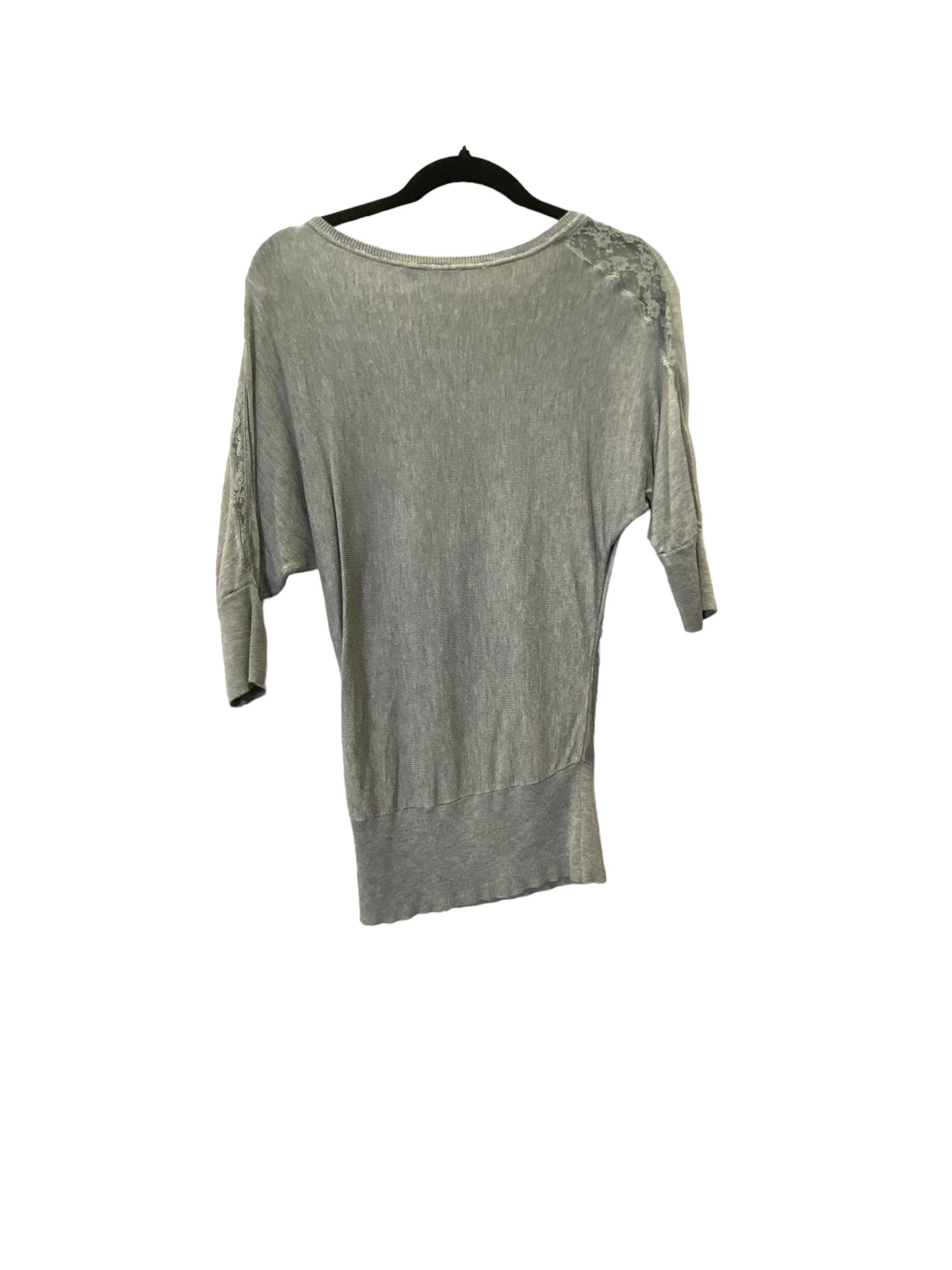 Top Short Sleeve By White House Black Market In Grey, Size: Xs