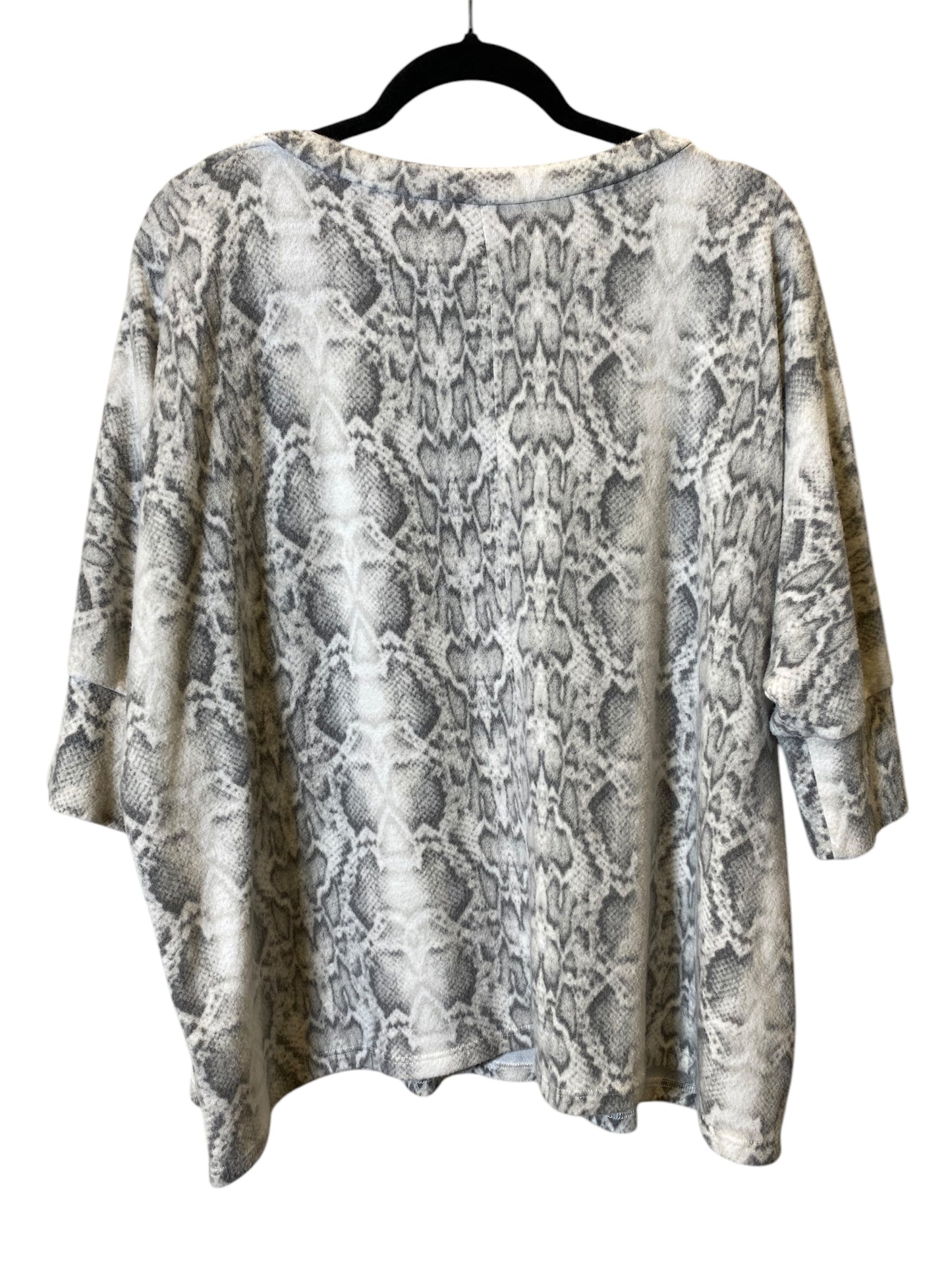 Top Short Sleeve By Eesome In Animal Print, Size: Xl